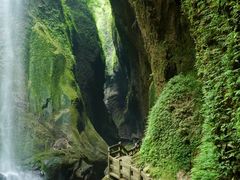 -龙水峡地缝景区
