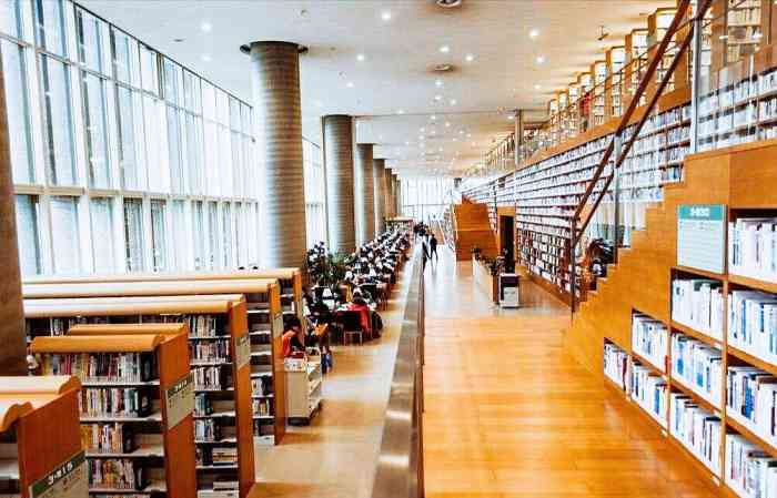 中华女子学院图书馆图片