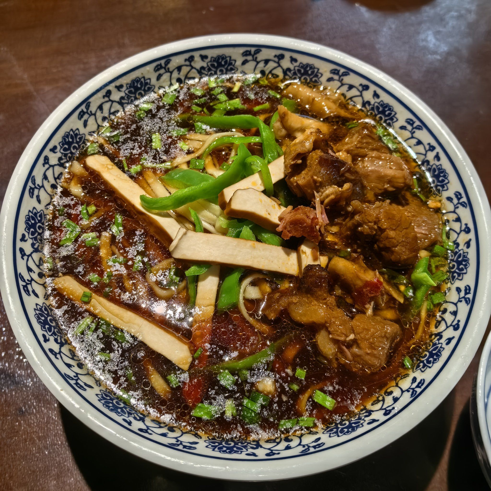 同城美食好吃的早餐,有特色的各种包子,镇江锅盖面