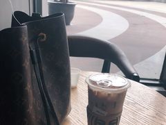 -星巴克臻选(莘庄仲盛店)