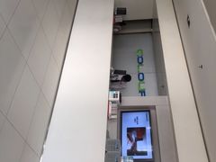 -卡罗酒店(东门晒布地铁站店)