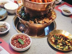 -老佛爷铜炉蛙锅(东门老街店)