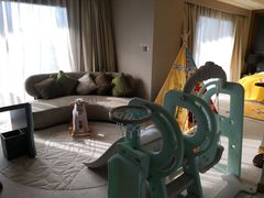 -上海滴水湖皇冠假日酒店