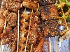 -哈尔滨小酒馆·鲜肉现穿自助烧烤(康新花园店)