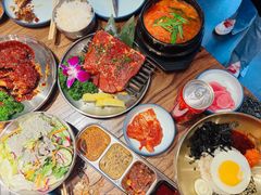 -明洞阿姨·韩式酱蟹烤肉·创意料理(三元桥店)