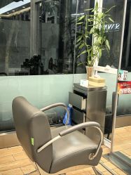 -首脑美发沙龙