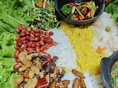 香酥金丝蚕蛹-品德宏·孔雀宴的发源地(金塔园店)