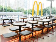 靠窗位-麦当劳(SM城市广场店)