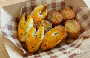 Golden Crab Claws with Scallops Braised
