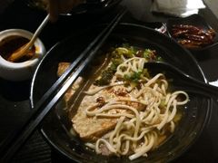 -花溪巷牛肉粉(泉城路店)