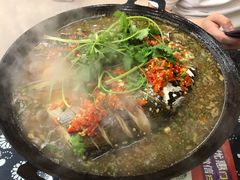 平锅剁椒鱼头-龚师傅土菜馆.地道农家菜(魅力湘西店)