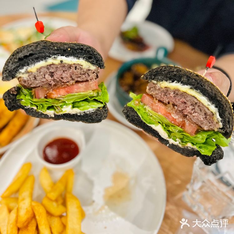 静安寺澳洲餐厅 第一次吃🦌Lu肉汉堡