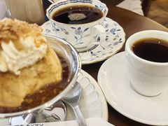 -Café Monson