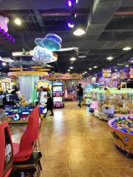 -卡通尼乐园(五彩世界店)