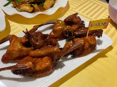 招牌烤乳鸽-石岐佬中山菜馆(张溪店)