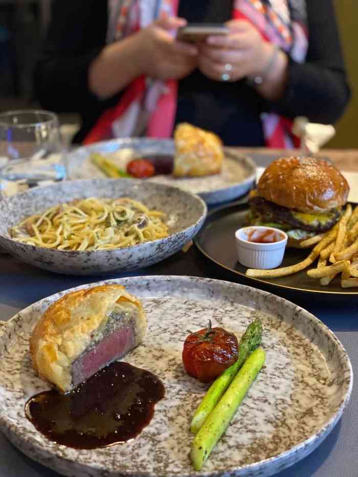 意大利奢侈品trussardi餐厅-"这家店就位于汉街万达2号门的门口～店子