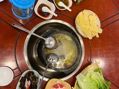 -鲁朗纳麦石锅鸡庄园