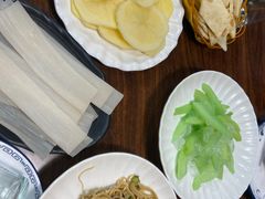-超越炭火牛蛙火锅鸡(河东店)