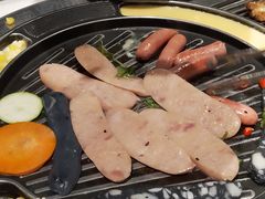 -山野的朋友露营炭火烤肉