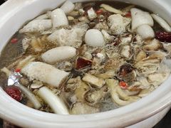 -东巴谷野生菌火锅餐厅