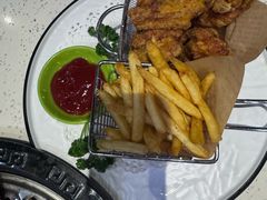 -巧克力渔家.小船海鲜胶东菜(万平口店)