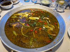 -爱你您·自家鱼塘·活水喷泉鱼火锅(八里店)
