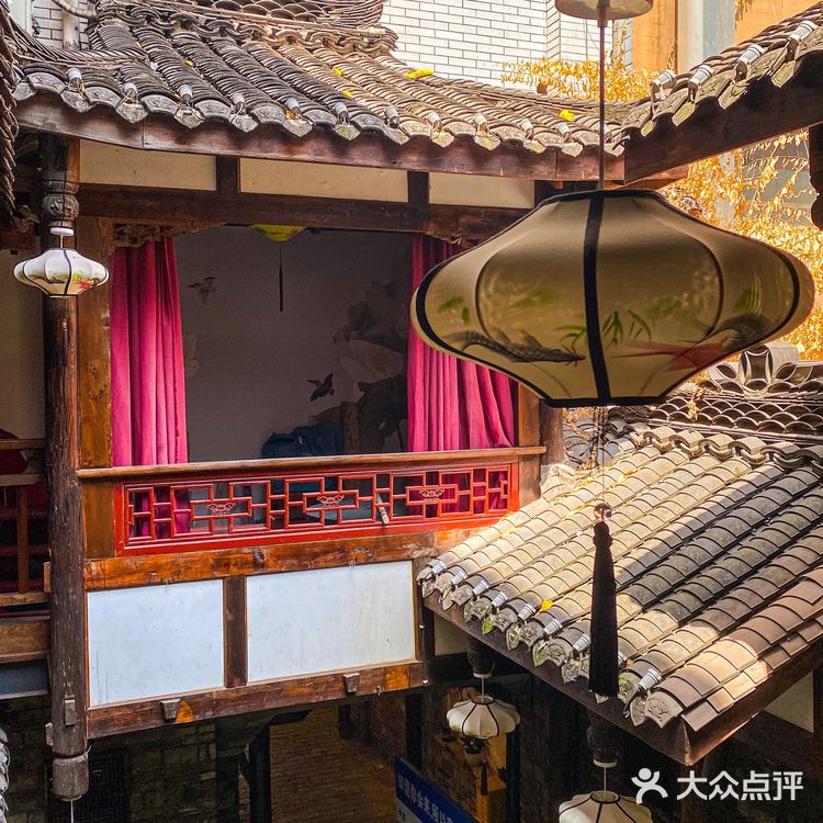 穿城三十公里也要来吃的老火锅！五彩冰粉绝绝子！