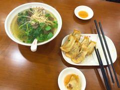 -小姜锅贴(凤凰街店)