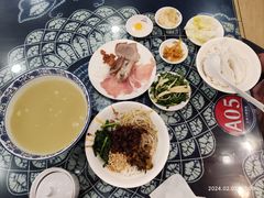 -桥香园云南过桥米线(金马碧鸡店)