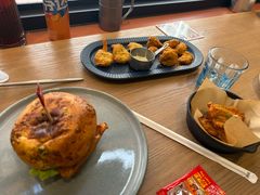 -必胜客(上海华谊新所店)