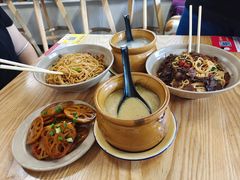 -万方圆拌粉瓦罐汤(九江湖滨店)