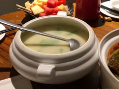 咸筒骨煲淋大芥菜-渝半城经典川粤菜(重庆天地店)