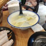 我们三人还点了鸡汤白菜
