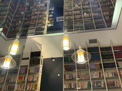 -钟书阁(松江泰晤士小镇店)