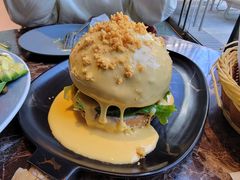 瀑布芝士牛肉汉堡-Let'sBURGERplus·非常创意汉堡(三里屯店)