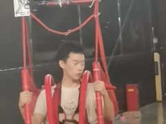 -嘿哟动霸CHUA·新潮玩运动娱乐中心·蹦床滑冰团建乐园