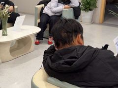 -上海大学附属上海和平眼科医院