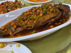 -明月食府(二区干二路店)