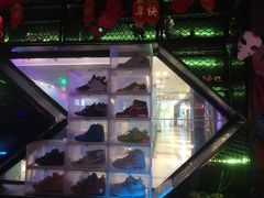 -UP嘻哈酒吧(粉巢店)