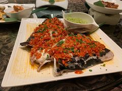 剁椒蒸万绿鱼头皇-汇景希尔顿逸林酒店·悦轩中餐厅
