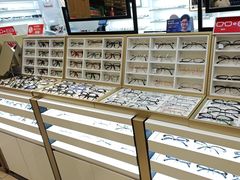 -美式眼镜·授权蔡司.依视路.尼康.豪雅.明月(南翔印象城店)