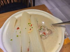 萝卜大棒骨-龚兴城鱼羊吉·家传湖北菜(苗栗路总店)