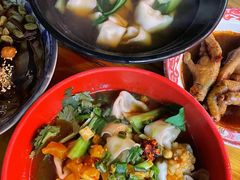 -爆炸头阿姨小四川正宗川味小吃(无任何分店)