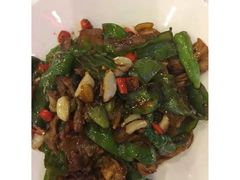 -鑫巴蜀小镇 · 水煮鱼专研店(玉桥店)