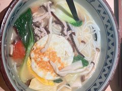-蒙自源米线大王(东站店)