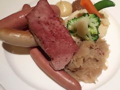 -LENBACH兰巴赫西餐啤酒坊(大连星海广场店)