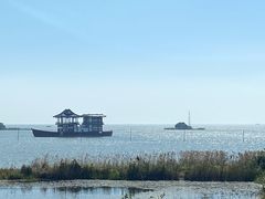-亮河湾山庄