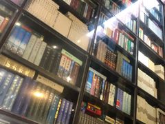 -钟书阁(松江泰晤士小镇店)