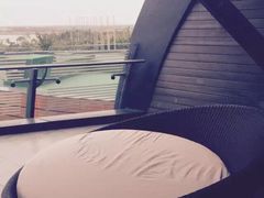 -上海滴水湖皇冠假日酒店