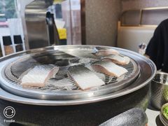 -围炉肉舍•炭烤活鳗•丹东海鲜烤肉(步行街店)